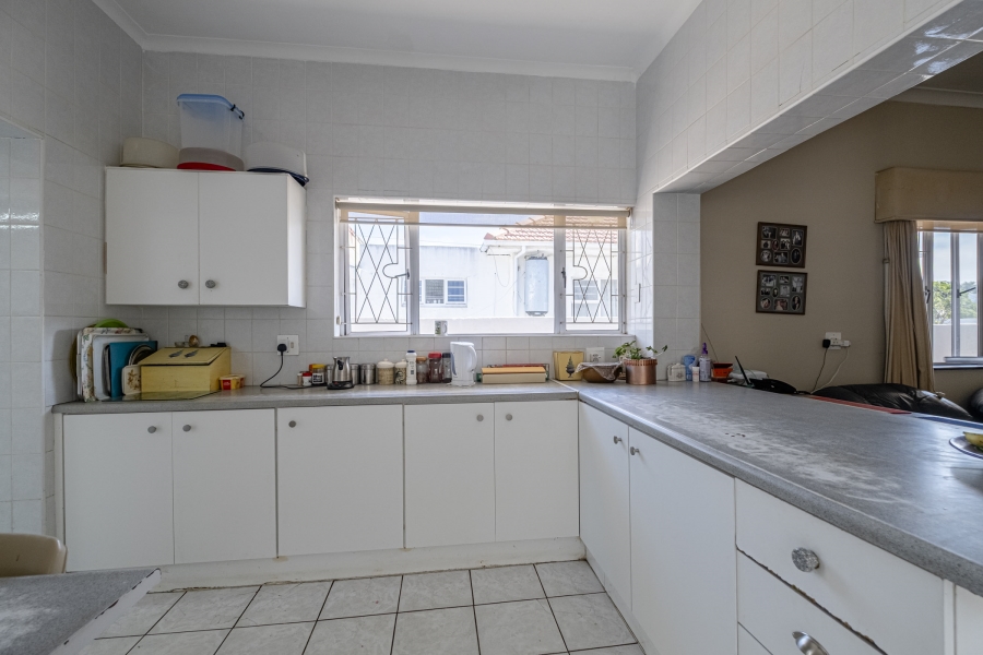 13 Bedroom Property for Sale in Summerstrand Eastern Cape